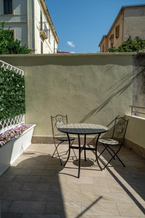 Salerno Center Suites Экстерьер фото